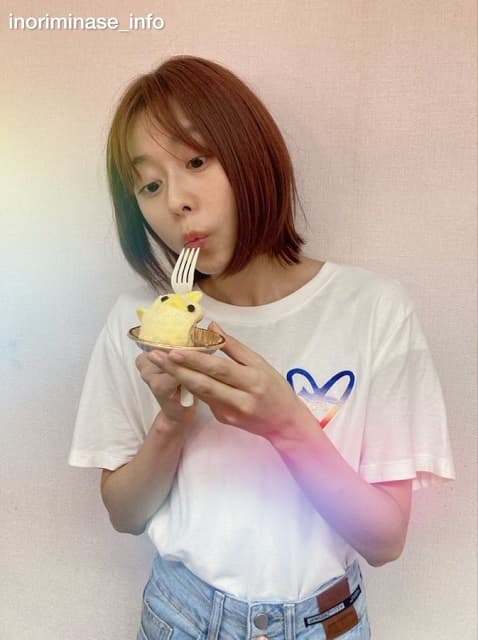 「捕食者の目つきｗ」声優 水瀬いのりが名古屋の名物スイーツを食す