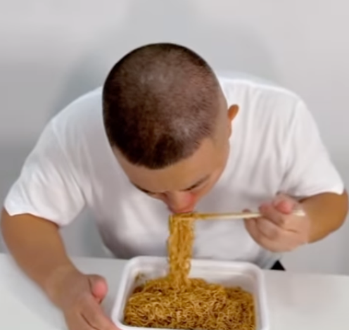 「くだらなすぎるwww」チョコレートプラネット・長田庄平、相方・松尾駿がカップ焼きそばをすする？動画をファンに公開