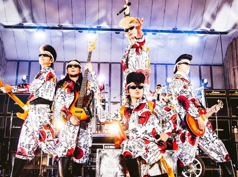 綾小路翔、灼熱の野音をKISSESで埋め尽くす「日比谷狂乱」熱狂の一夜