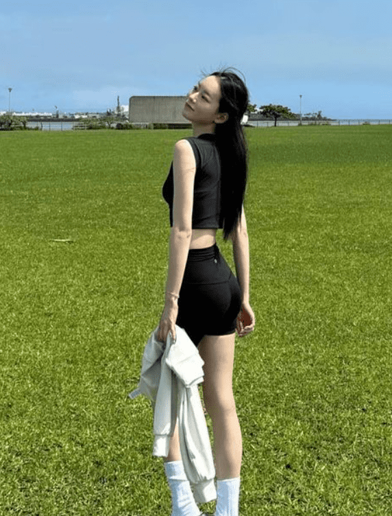 人気インフルエンサーが“圧巻スタイル”を披露「いったい何等身なの...」