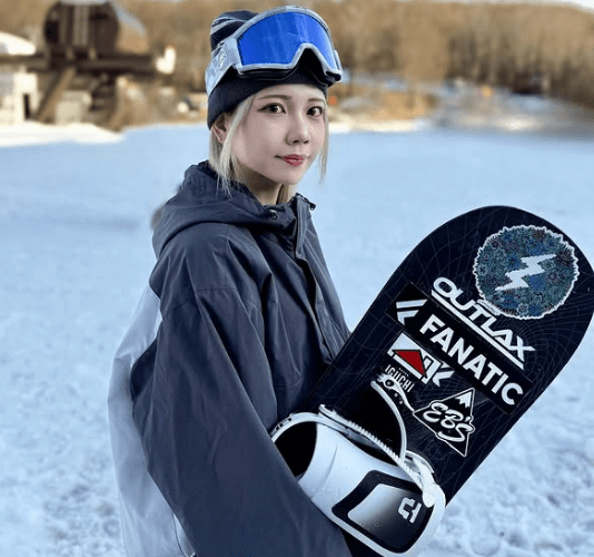 「奇跡の一枚が決まったはずなのに…」失礼じゃね！？と言い放った、”ツンデレ”美女スノーボーダーが可愛すぎた