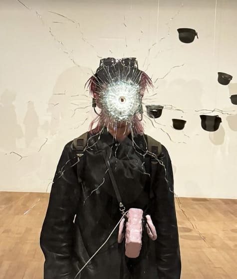 超人気バンドのドラム担当が顔面崩壊!? 「びっくりしたー」「そういうことね」