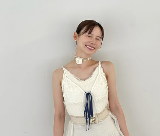 感動の衣装演出！朝日奈央が魅せた大人アイドルスタイル披露