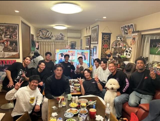 中日・板山祐太郎が中田会開催を報告！チームメイトとのショットも公開