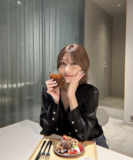 キャバ嬢に転身の元超人気アイドル ”別人級”激変の現在の姿に驚愕の声…