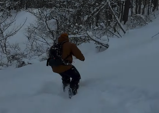 「価値ある時間を通り過ぎてしまう」伊勢谷友介、バックカントリーでの滑走動画を公開！