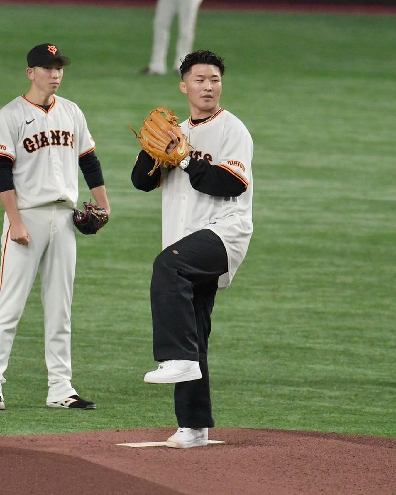 パリ五輪金メダリスト日下尚が始球式に⚾️