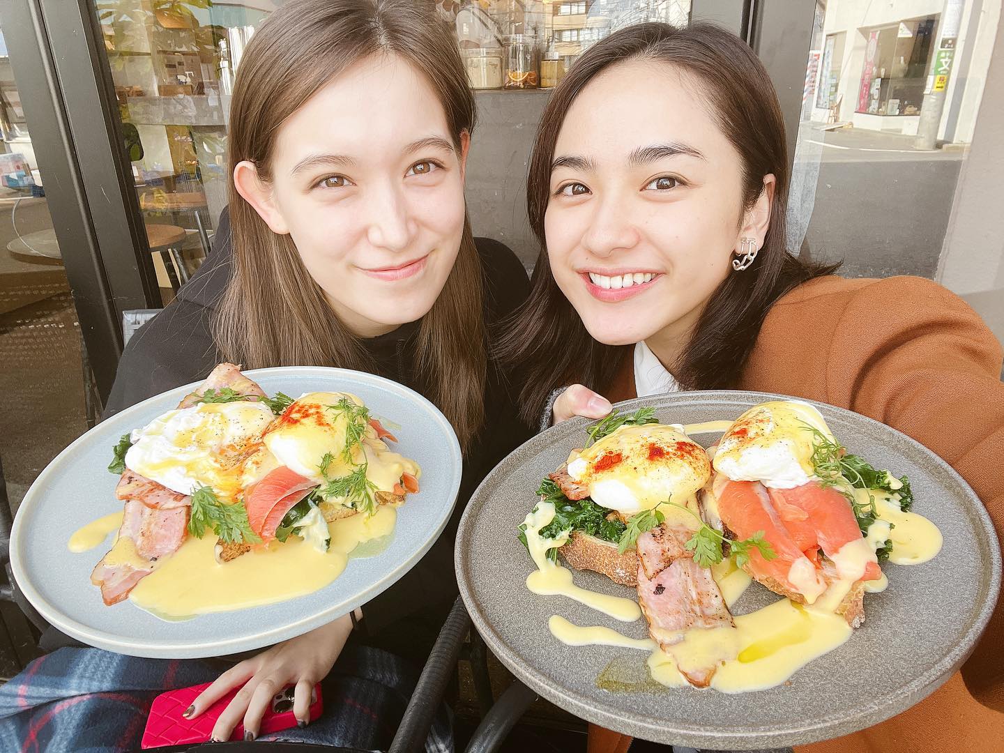 平祐奈がトラウデン直美と平日ブランチ☀️直筆サインのプレゼントも💕