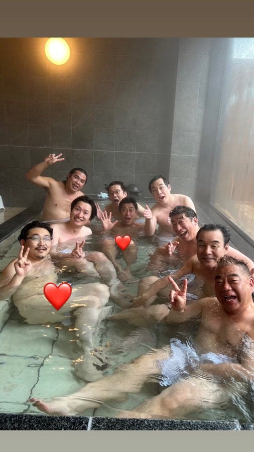 出川哲朗の還暦祝いに豪華芸人が集結！「みんなで…」