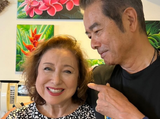 「理想の夫婦ってこのこと…」キャシー中島、パートナーと微笑む“ツルピカ”ショットに感動の声