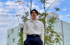 「足長すぎてドライブどころじゃない!?」町田啓太、爽やかすぎる私服ショットにファン絶叫！