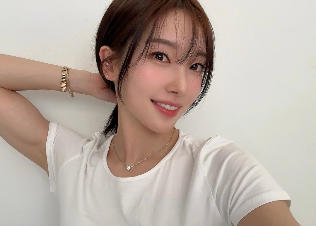 圧巻スタイル！韓国“人気女優似”と話題の競泳美女が夏の水着ショット公開