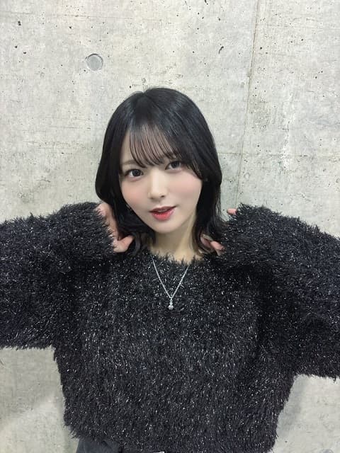 「可愛すぎるがちおわった」アイドルのオトナ黒コーデショットにファン歓喜！