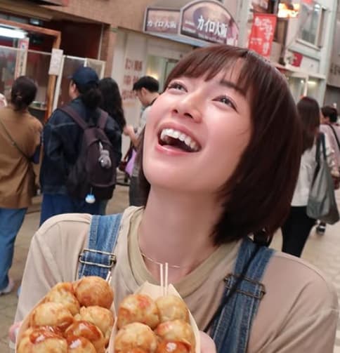 「食べっぷりにお腹空いちゃう」佐藤栞里、大阪グルメを堪能する様子をアップ！