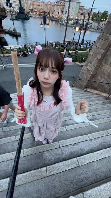 「したからなったん激アツすぎる」CANDY TUNE・南なつが〇〇片手にゆらゆらクルクル♪可愛いムービーにファン歓喜！