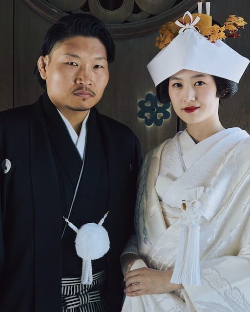 Vogue Japanが稲垣夫妻の明治神宮での神前式の様子を公開！「幸せな気持ちになります」