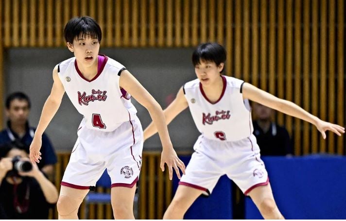 バスケ女子準々決勝、大阪薫英女学院の双子・木本姉妹の活躍で逆転勝ち
