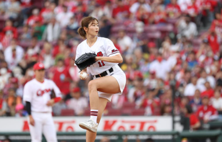 稲村亜美が11球団目の始球式に登場⚾「ずっと夢だった場所🏟️」