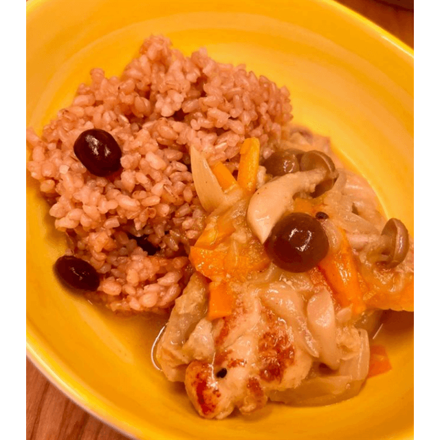 工藤静香のクッキングタイムに反響続出 チキンカレーの調理にファン「とても美味しそう」