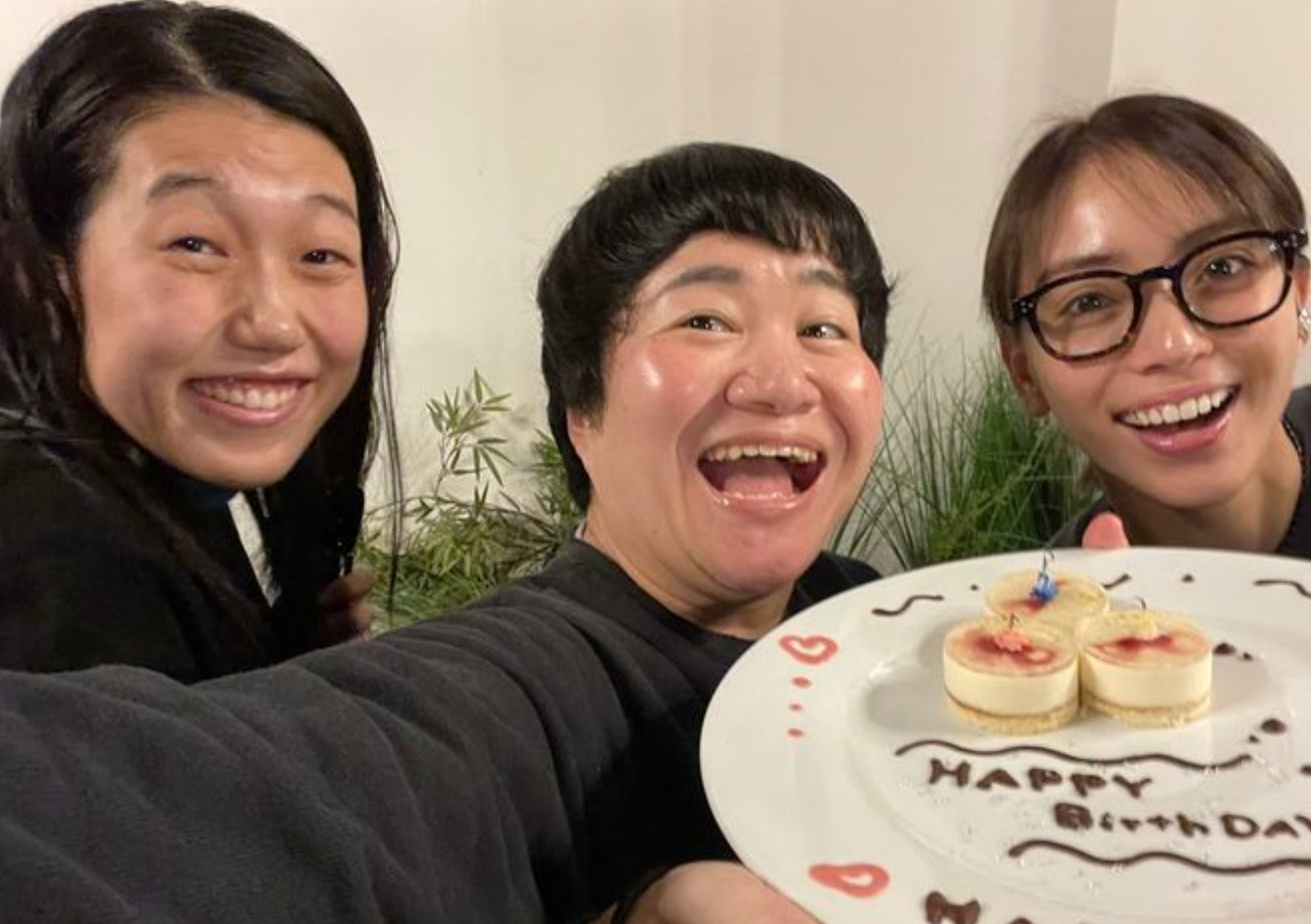 第3子妊娠中の横澤夏子 豪華メンツと3S公開💕近藤春菜をお祝い🌟