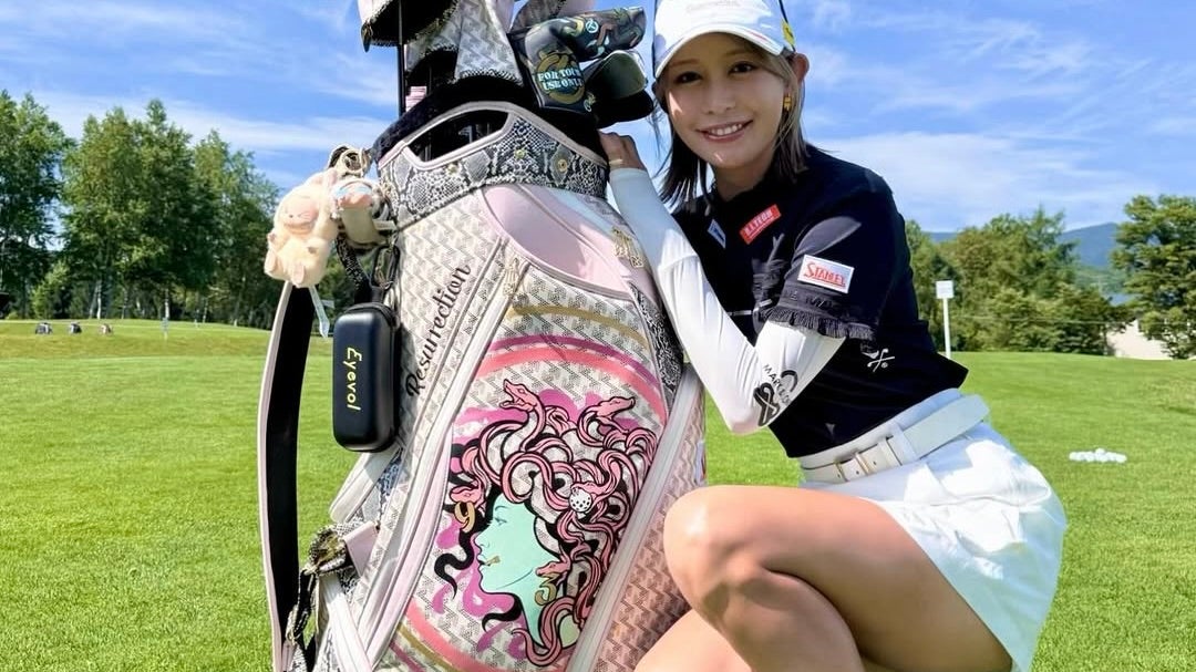 「ほんま可愛い」「綺麗」美女ゴルファー・金田久美子、ミニスカ&笑顔ショットにファン悶絶！