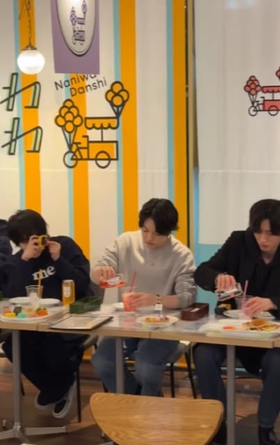 なにわのにわCAFE　メンバーがCAFEのメニューを食べている様子のメイキングムービーを投稿