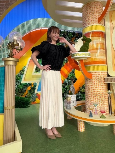 田中理恵、魅せる異次元ポージング。品格コーデでよんチャンTVに華を添える。