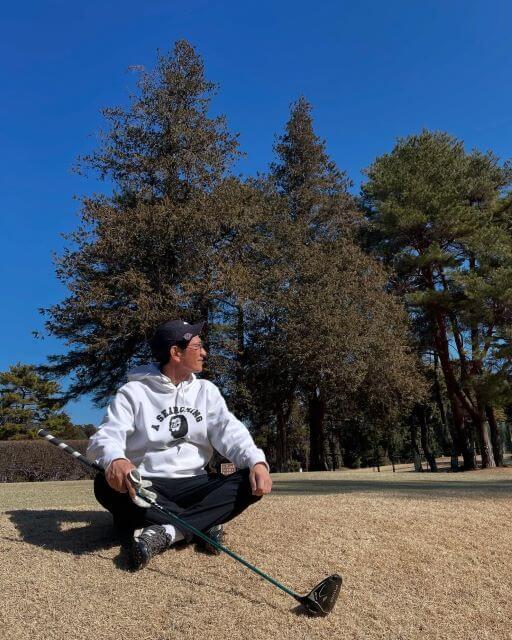 ゴルフ場で何を思う？柴田英嗣、ゴルフそっちのけで哲学タイム？