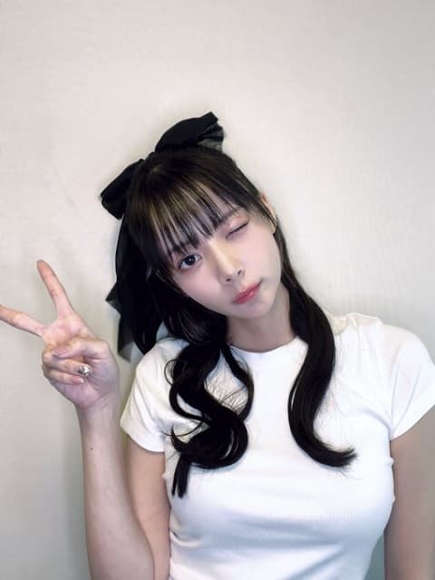 「ロングヘアは見納め！？」美人雀士 岡田紗佳が〇〇最終日の写真を投稿