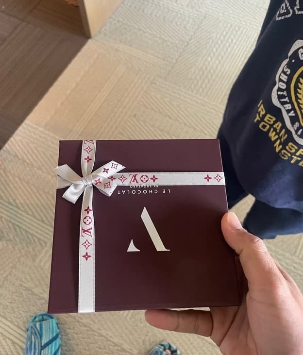 「特別な贈り物」イケメン歌舞伎俳優〇〇に届いたサプライズギフトにキュン！