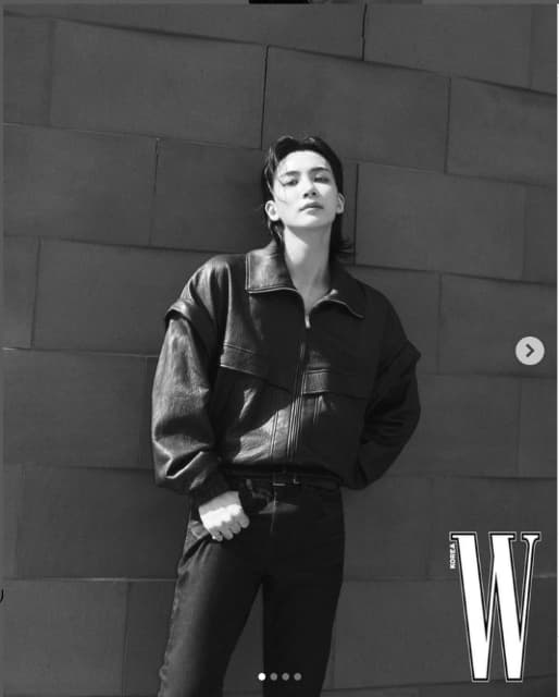 SEVENTEENジョンハン　アンニュイな雰囲気の4ショット