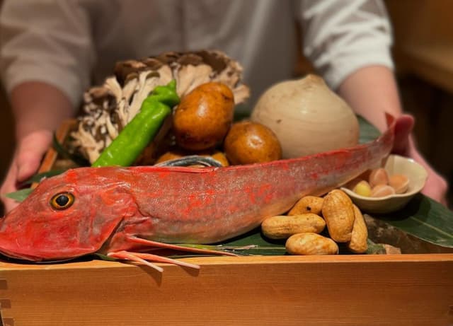 夏木マリ、麻布十番での贅沢な食事を公開！