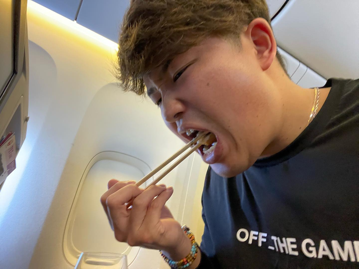 村上宗隆の機内での自撮りショットが話題に👀インスタグラマーに転身⁉️