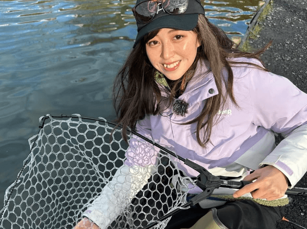 「橋本環奈に似てるような…！？」激カワと話題のサッカー美女子・竹内千景、釣りガールモードの”海洋女神ショット”が話題に