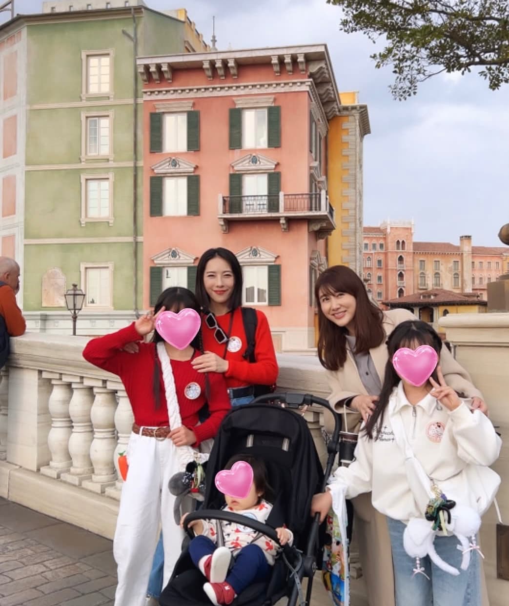 「素敵な時間ですね〜」安めぐみ＆矢沢心、子供たちと一緒に夢の国で春休みを満喫！