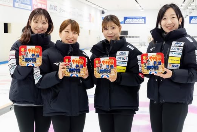 ロコ・ソラーレ×マルちゃん「やきそば弁当」北海道限定で発売！