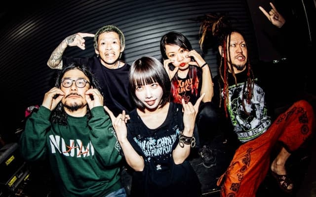 「いやマジ最高過ぎました！」あのちゃんの対バンオフショットにファン歓喜！変顔も披露