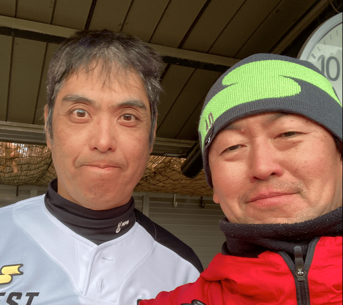 あの名物審判のオフショットが話題　