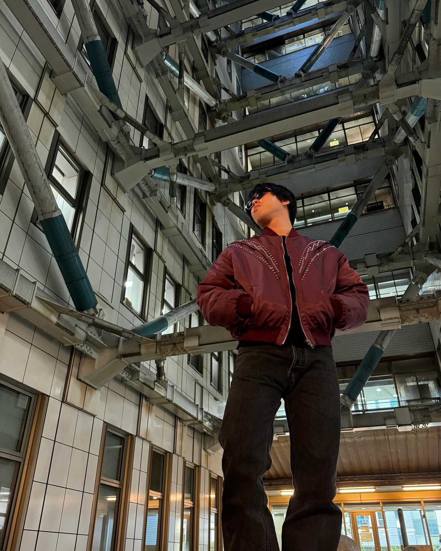 Snow Man・宮舘涼太が”バチイケ”私服を紹介!!表情にも注目