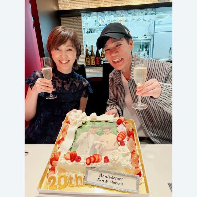 「不思議な年月」渡辺満里奈、 夫・名倉潤との結婚20周年を報告し夫婦で2ショット！