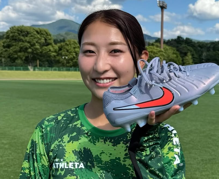 日テレ・東京ヴェルディベレーザ塩越柚歩、新スパイクで開幕戦へ意気込み満点宣言