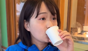 篠原梨菜アナ、京成立石「小麦工房ぴーぷる」訪問動画公開　コロッケパン＆ホットドッグに朝から笑顔