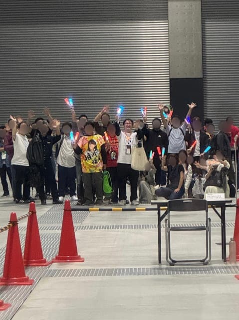 「ヲタク沢山！」”ファン1人だけ”握手会で話題になったアイドルが大盛況な写真を投稿！もちろんあの人の姿も…
