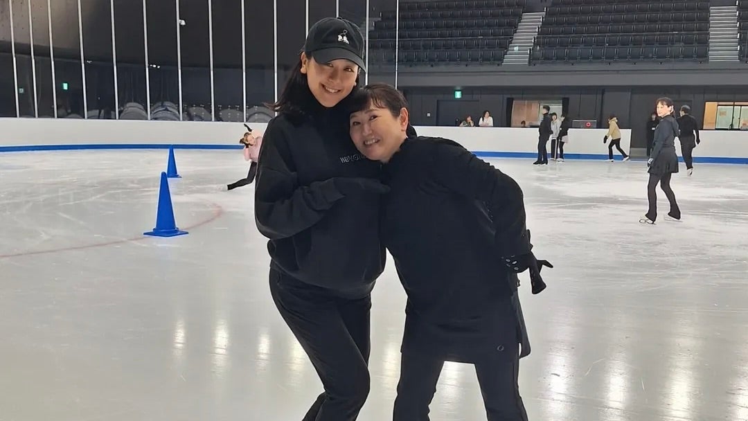 「なんて尊い夢のコラボ」浅田真央＆伊藤みどり、ふたり同時に華麗なアクセル披露に大反響！「最強のペアですね」