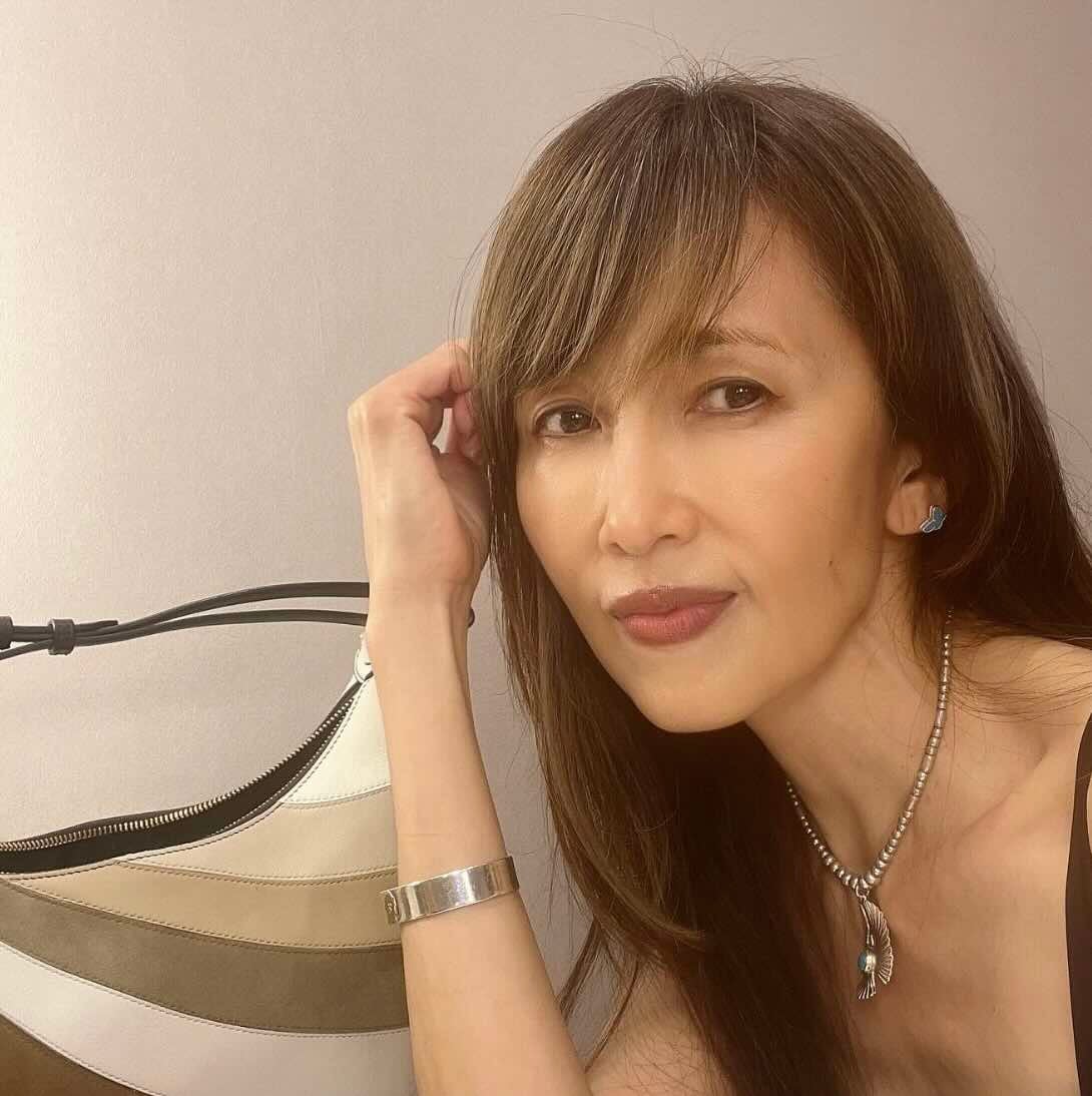 「え、美しすぎない？？」工藤静香の自撮りが話題に