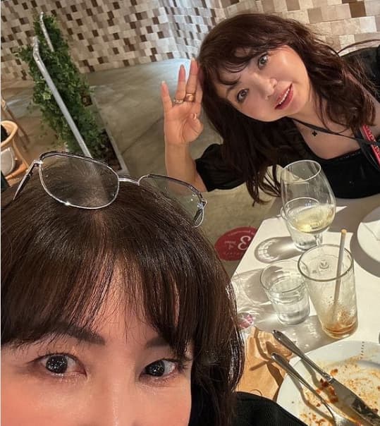 ハイヒールモモコ　仕事の翌日は菜摘ちゃんと舞台鑑賞＆ランチでリフレッシュ！