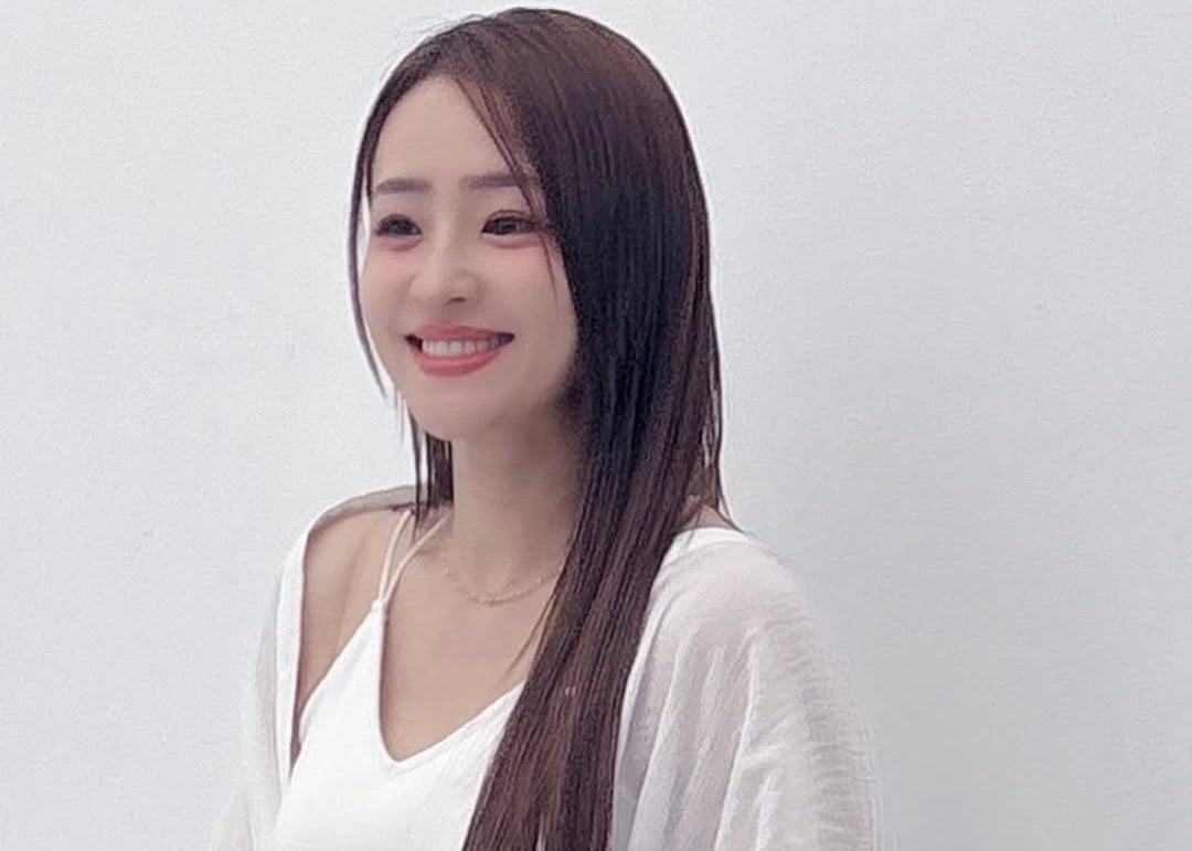 あまりに美しい…大沢あかねの“白コーデ姿”にファンうっとり