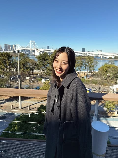 「アップにしないでください」元AKB48 藤江れいなが”アホ毛”ショットを投稿!?ファン「可愛いから大丈夫」