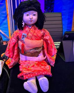 「娘さんかしら？」有吉弘行が投稿した最新ショットにファン震撼？！「なんかゾクゾクしてきた」の声