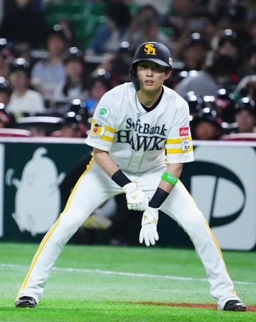 周東佑京　2年連続、3回目の盗塁王を獲得。「快足は、チームの勝利のために。​」